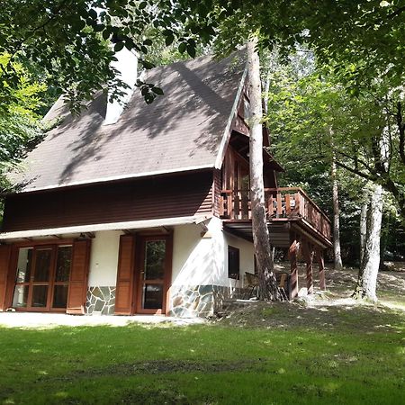 Holiday Home Zajicovi Rabyne Eksteriør billede